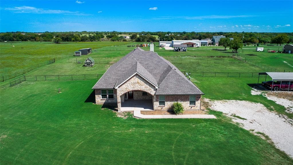 7779 County Road 2584