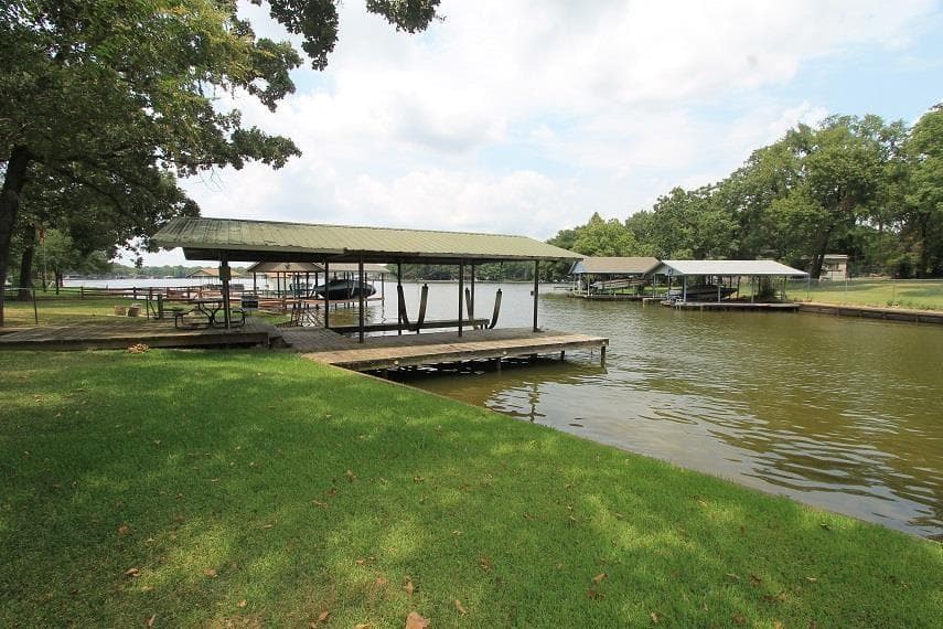 126 Bay Dr