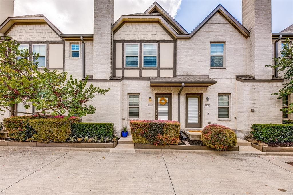 8808 Tudor Pl
