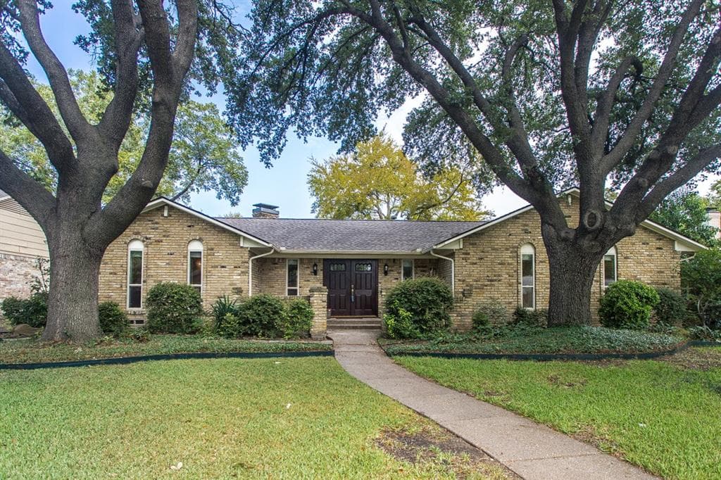 1102 Melrose Dr