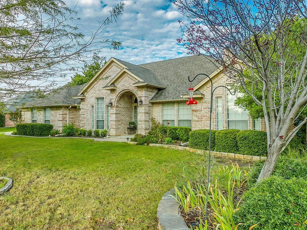 3513 Cliff View Loop