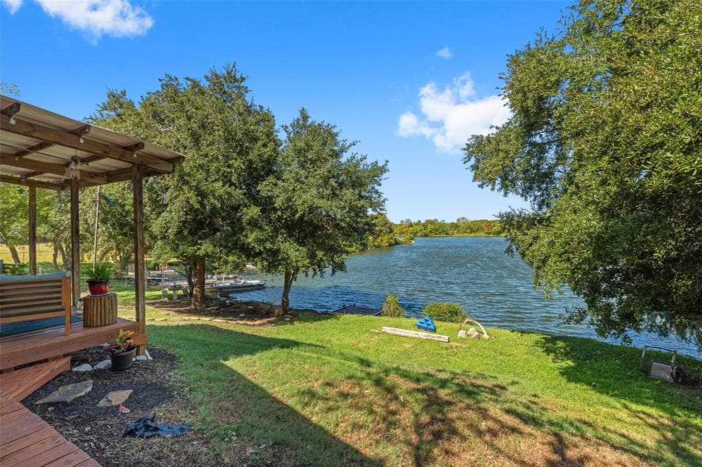 2001 Pearl Ln