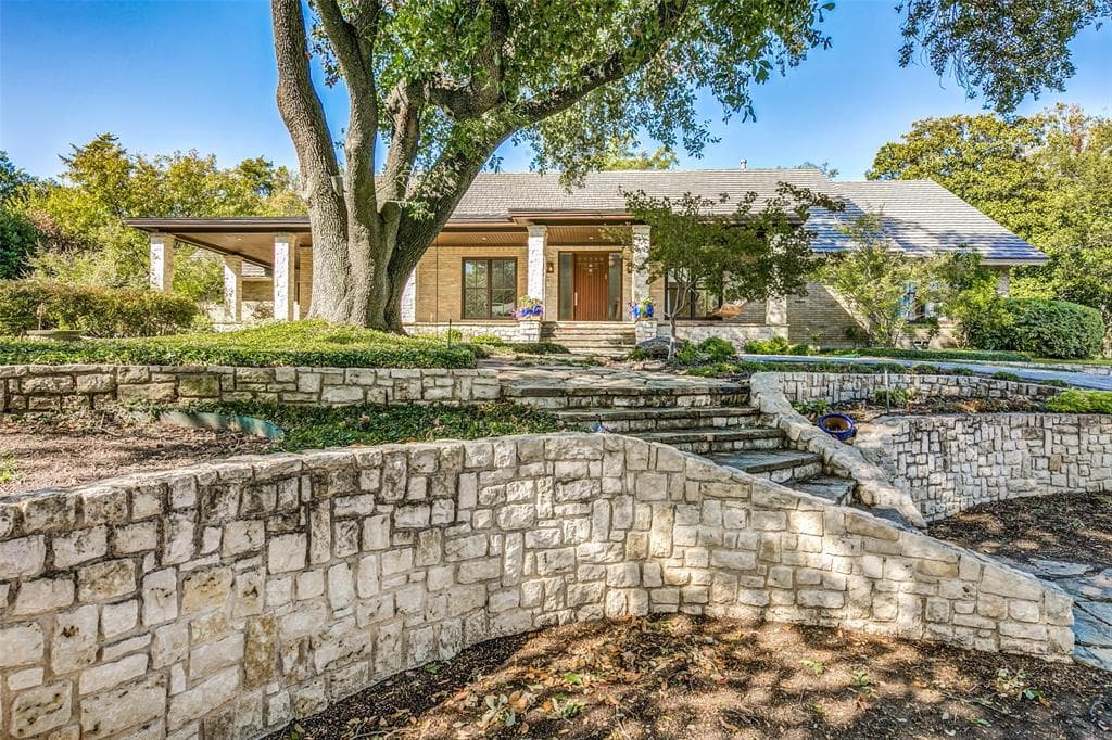 6939 Lloyd Valley Ln