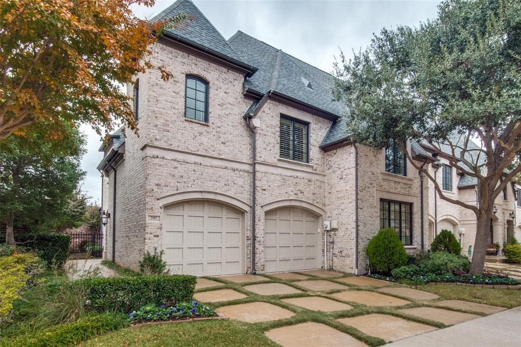 2101 Fawnwood Dr