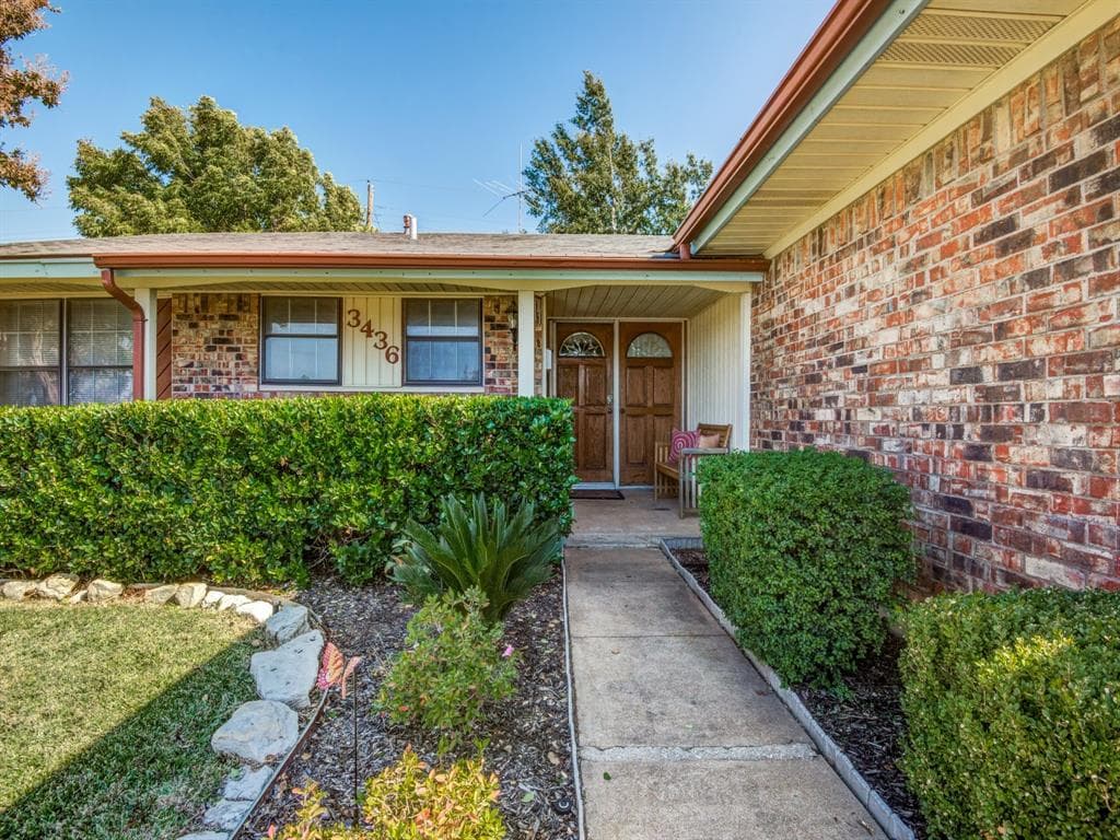 3436 Thrush Dr