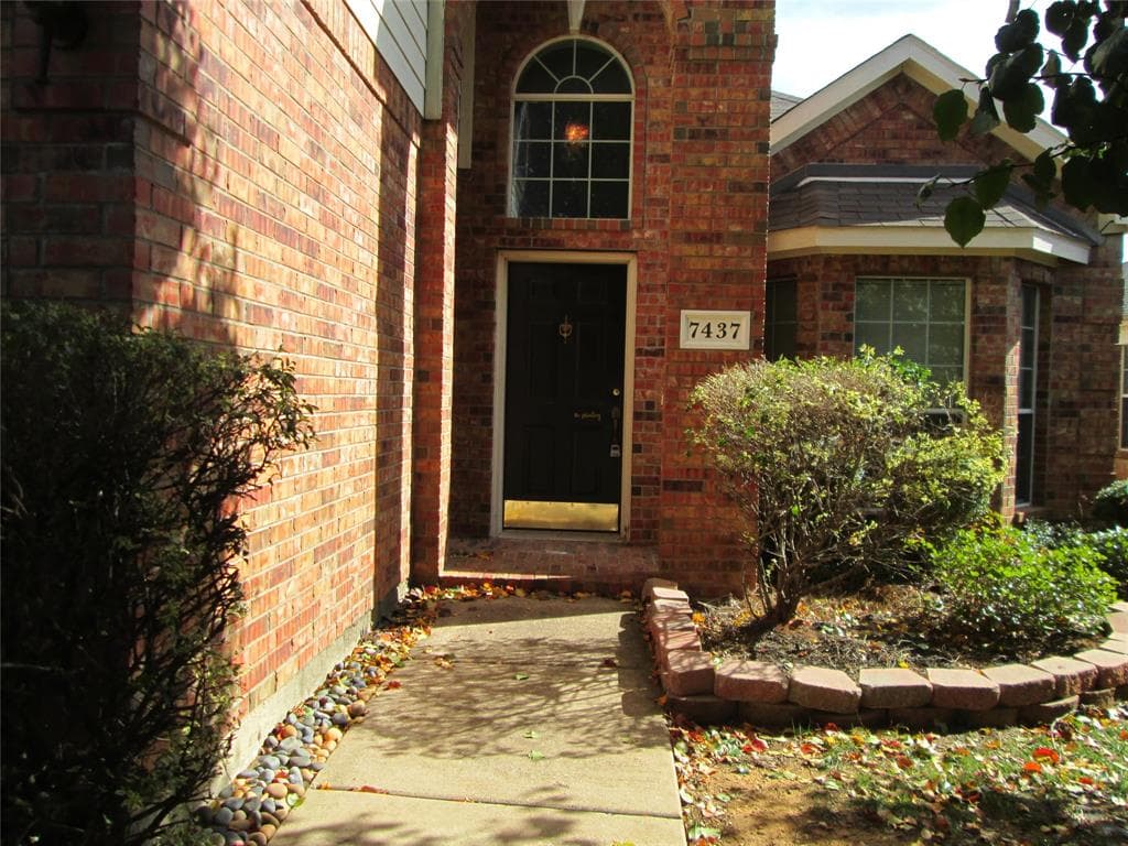 7437 Rock Garden Trl