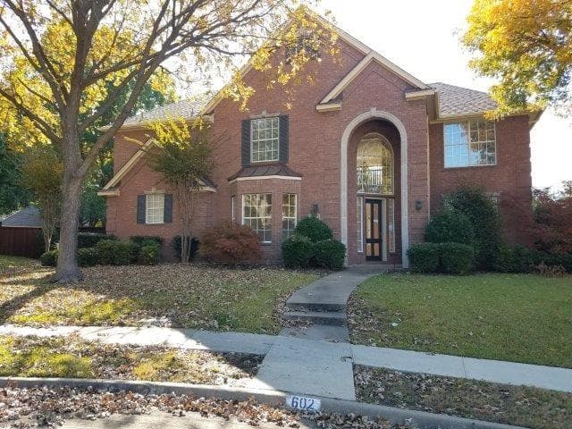 602 Sabine Ct