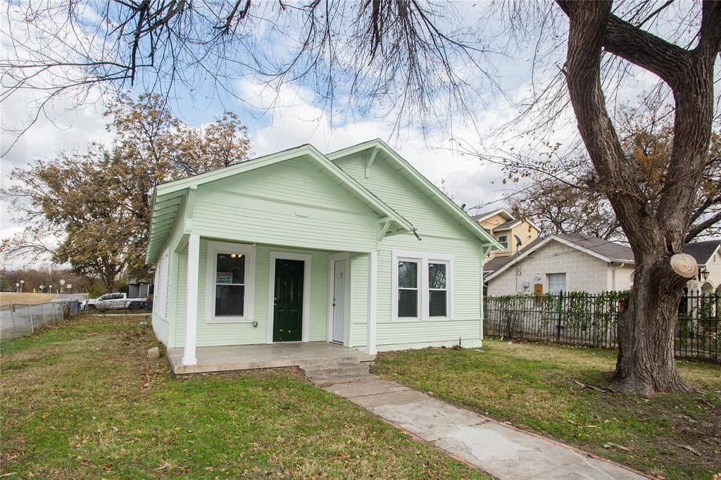 402 S Garrett Ave