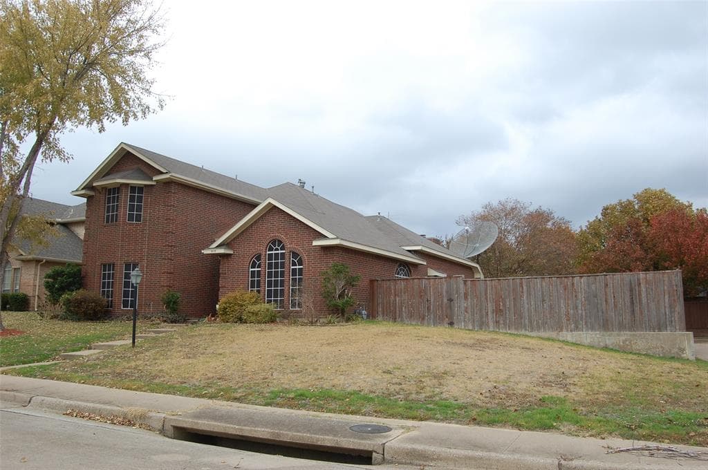 619 Fern Dr