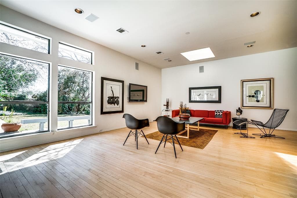 Gallery image 4