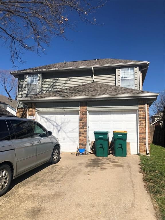1367 Chinaberry Dr