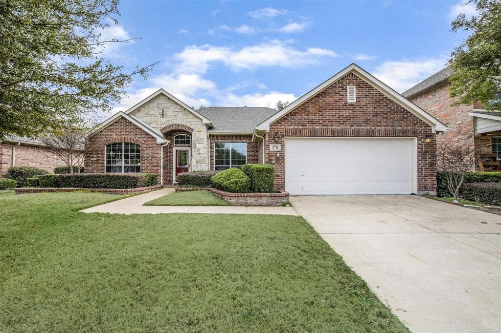 2711 Honey Suckle Dr