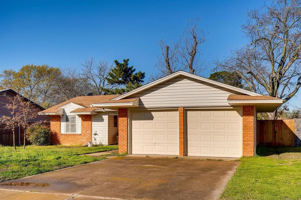 820 Ravenwood Dr