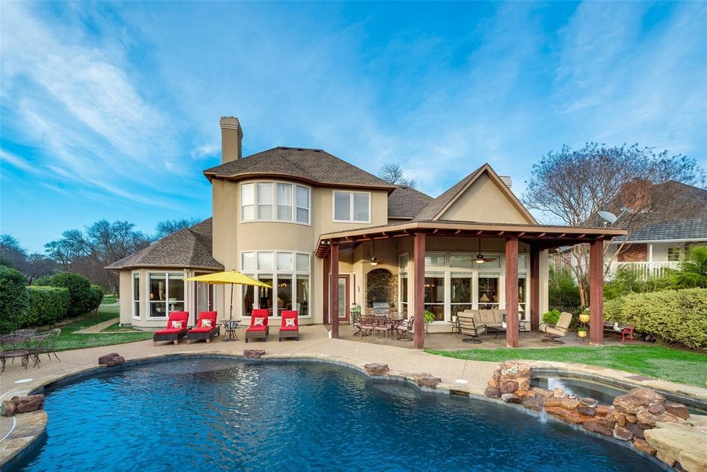 200 Country Club Dr