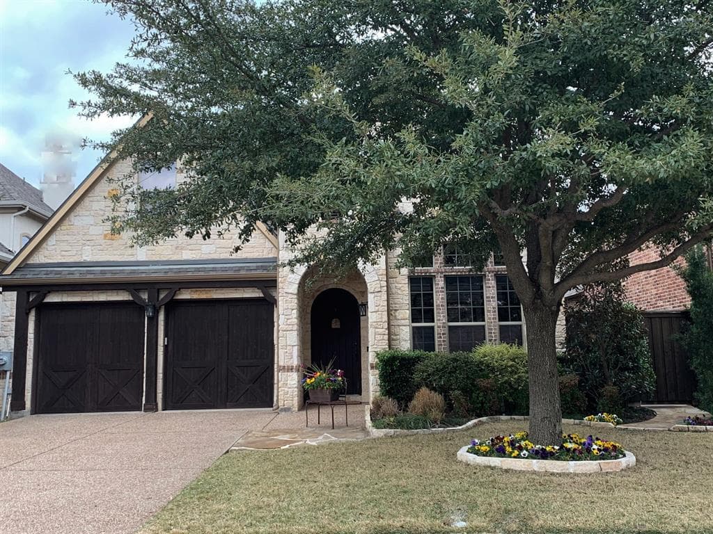 32 Pristine Pond Dr