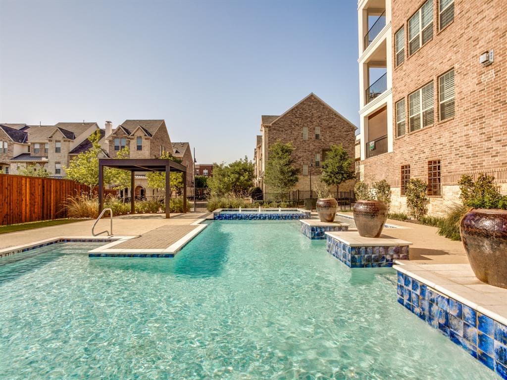 5015 Meridian Ln # 3-3102