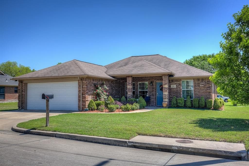 217 W County Line Rd