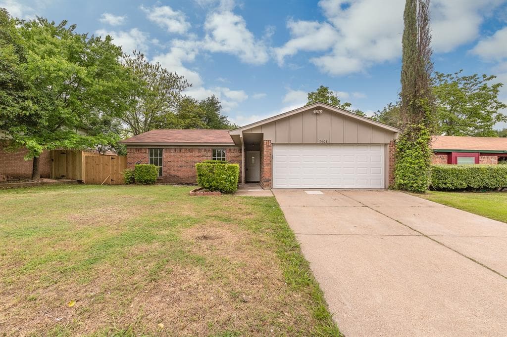 7408 Lea Pl