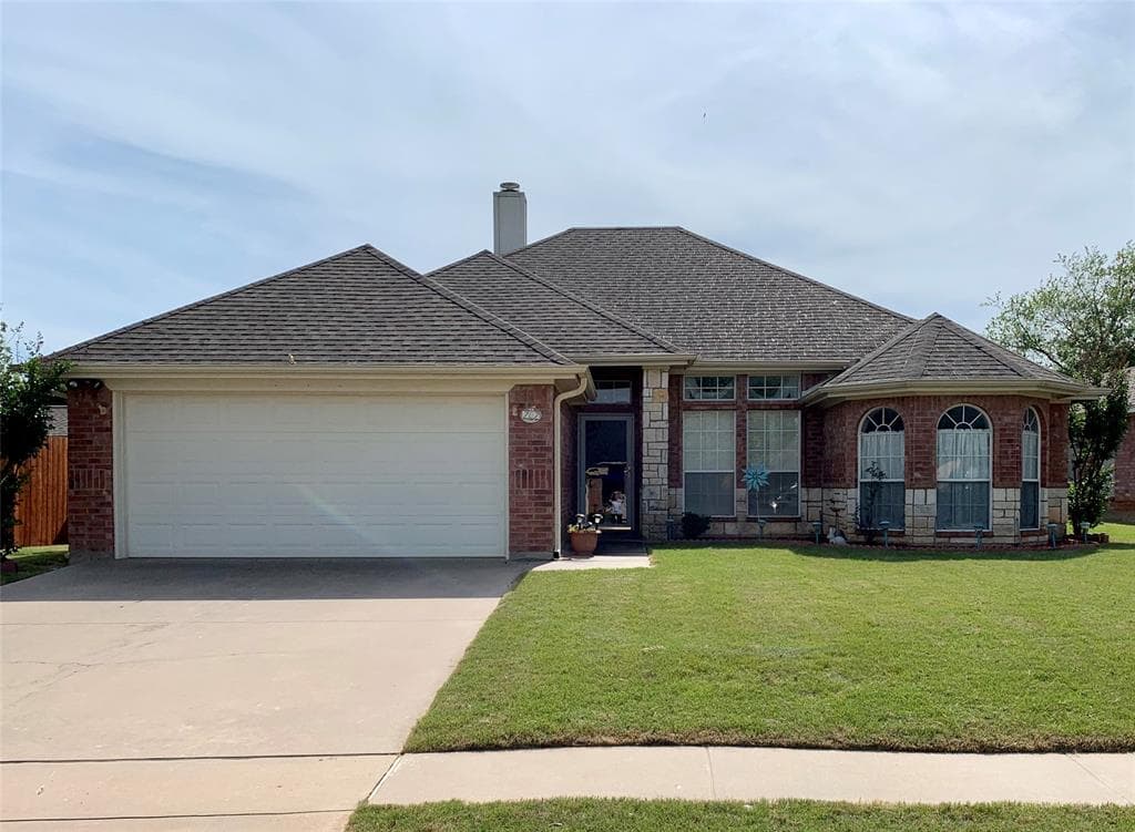 707 Hillcrest Dr