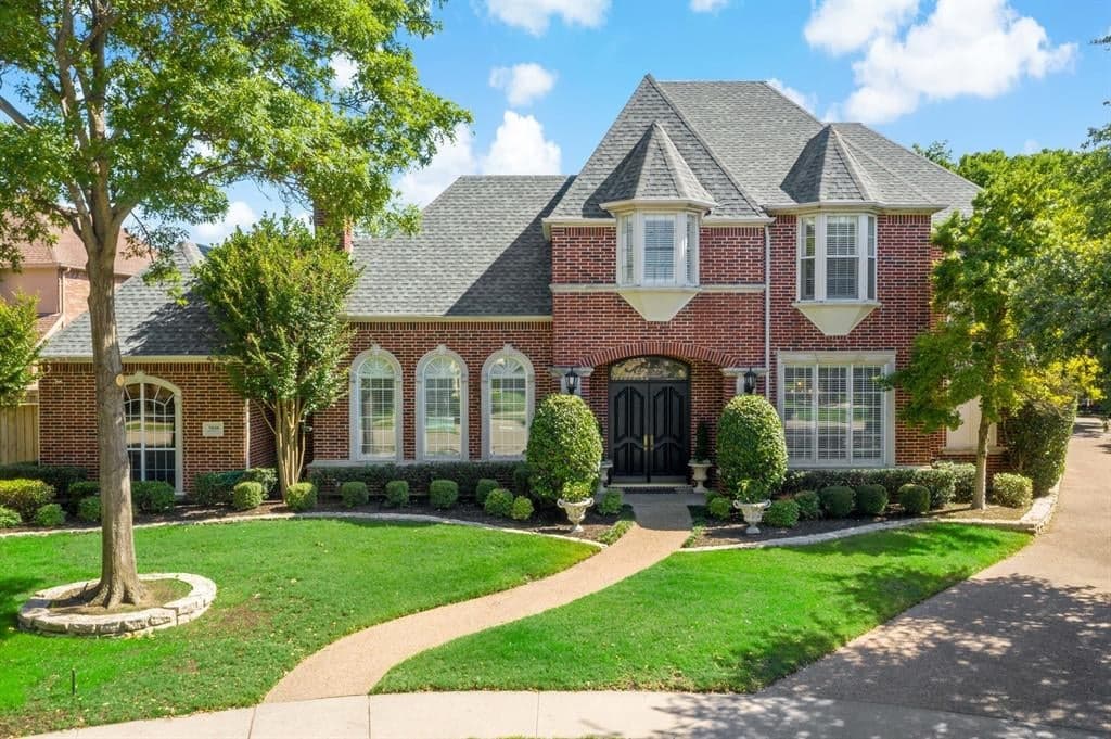 5808 Roswell Dr