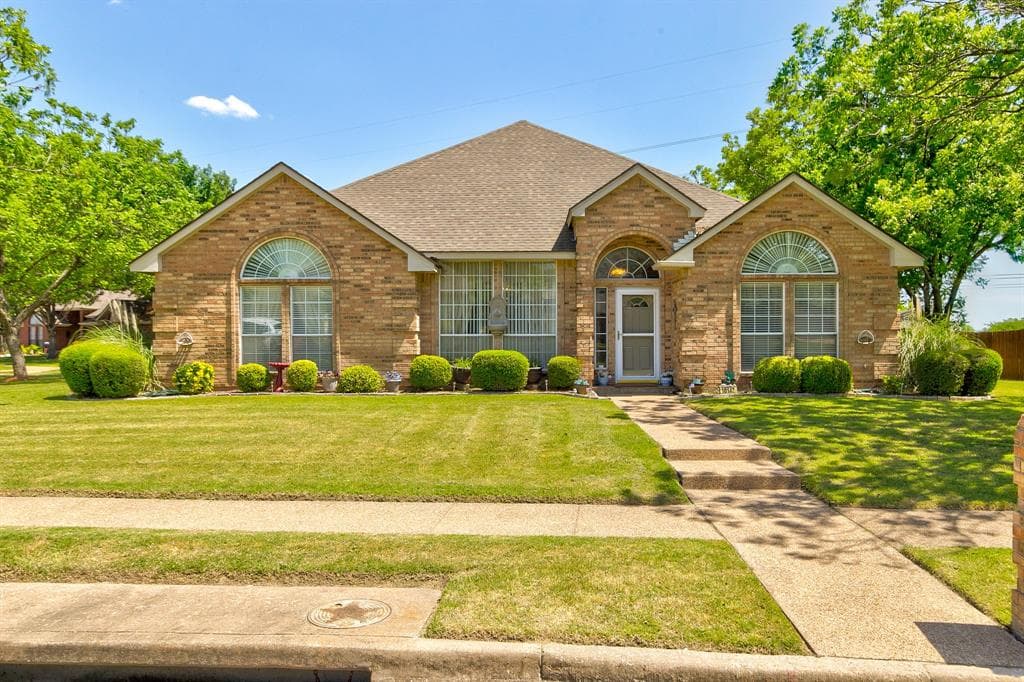 10142 Trail Ridge Dr
