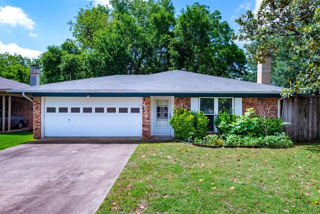 2728 W Oakdale Rd