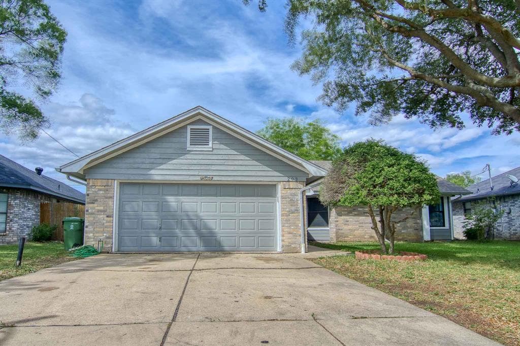 203 Colony Dr