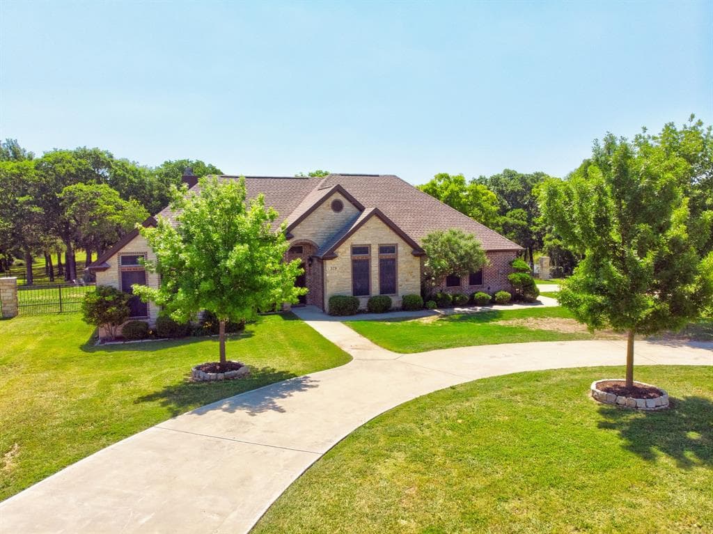 379 Private Road 3248