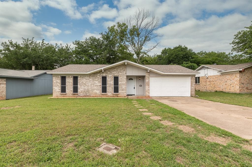 1116 Saturn Dr