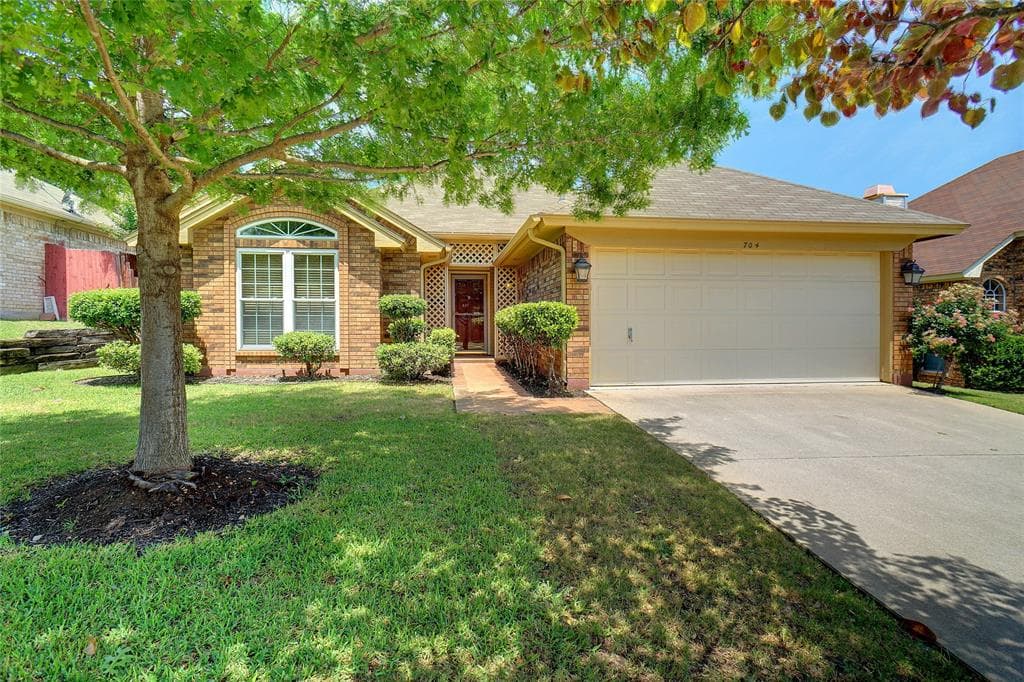704 Lionel Way