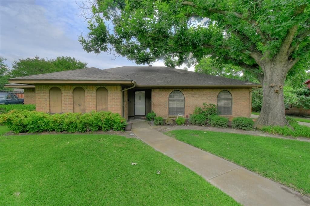 3817 Delmas Dr