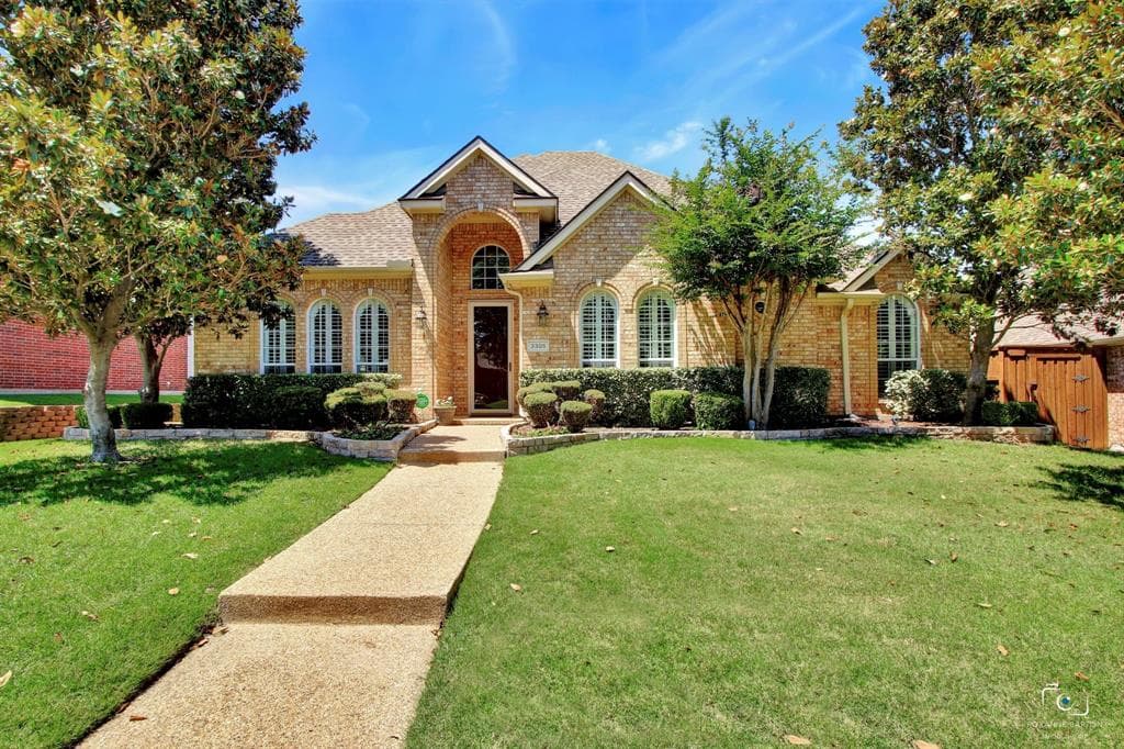 3305 Sedona Ln