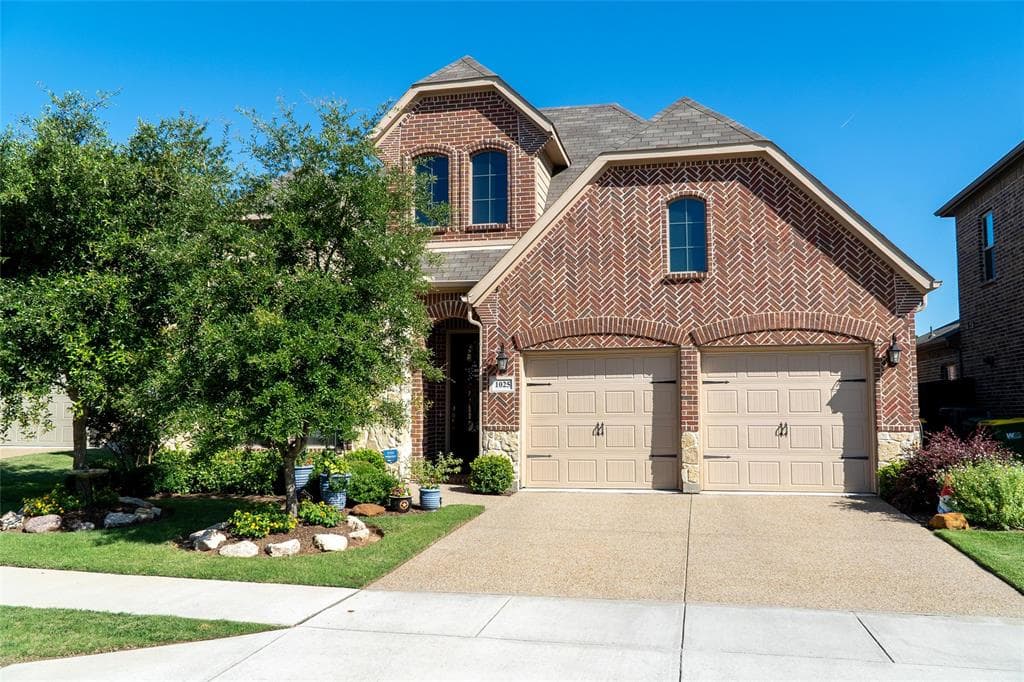 1025 Olivia Dr