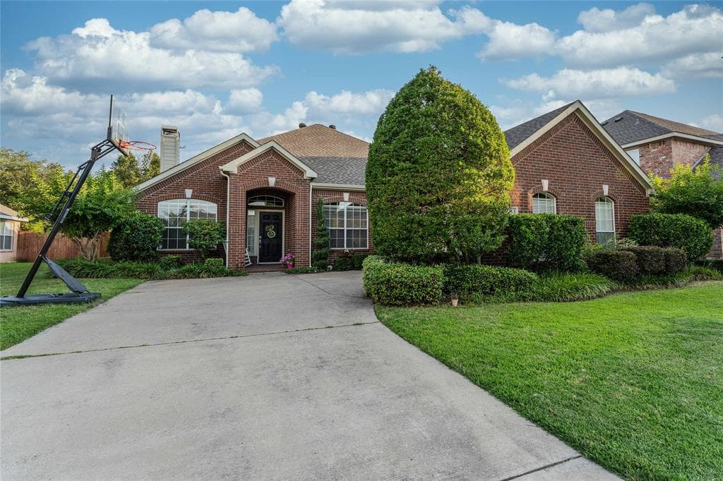 1513 Stone Bend Ln