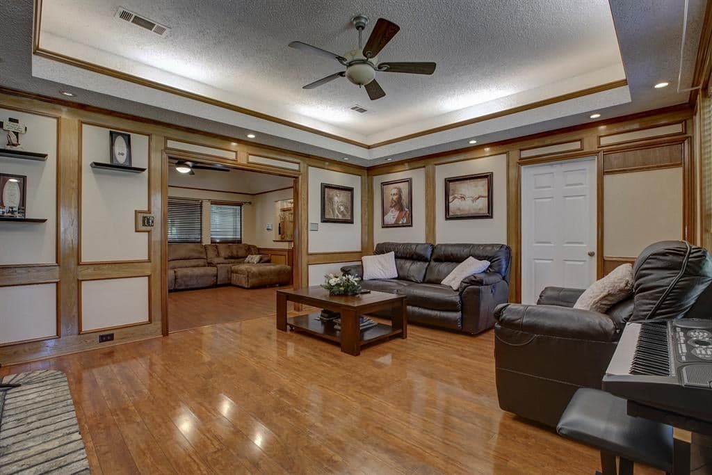 Gallery image 2