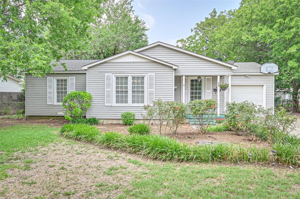 208 Se Tarrant Ave