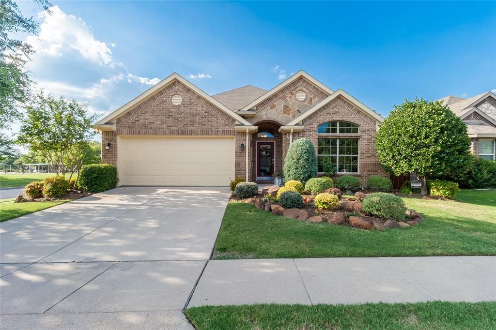 1601 Bluebird Dr