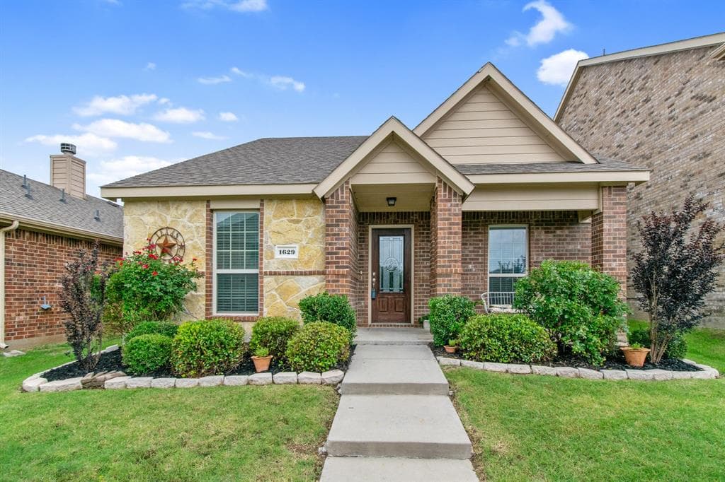 1629 Applegate Way