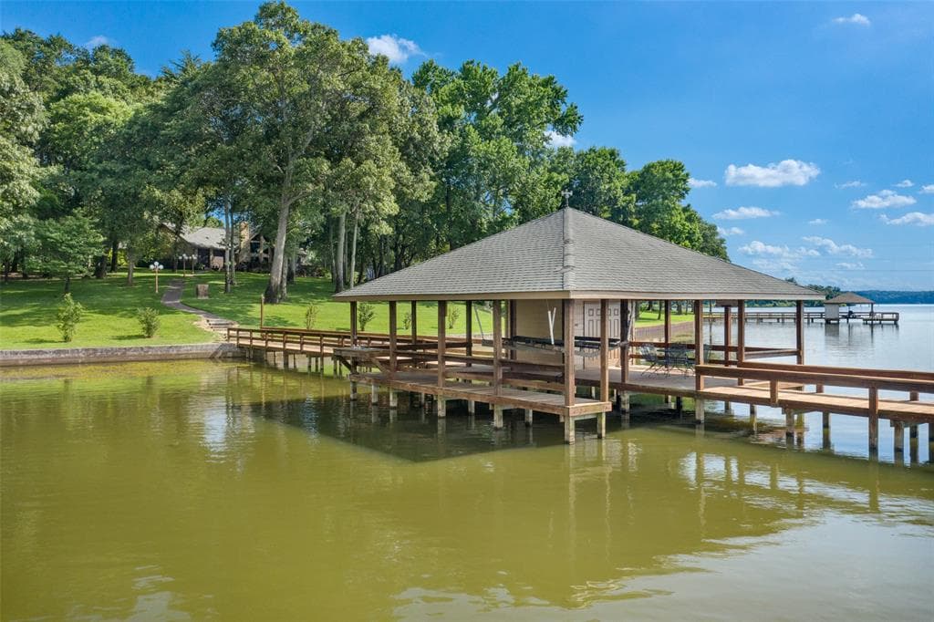 832 County Road 1750