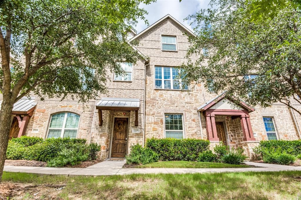 6427 Las Colinas Blvd