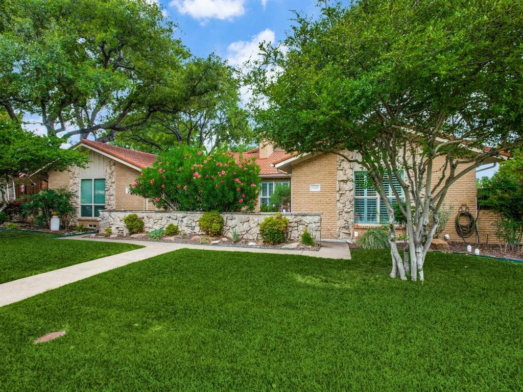 9157 Villa Park Cir