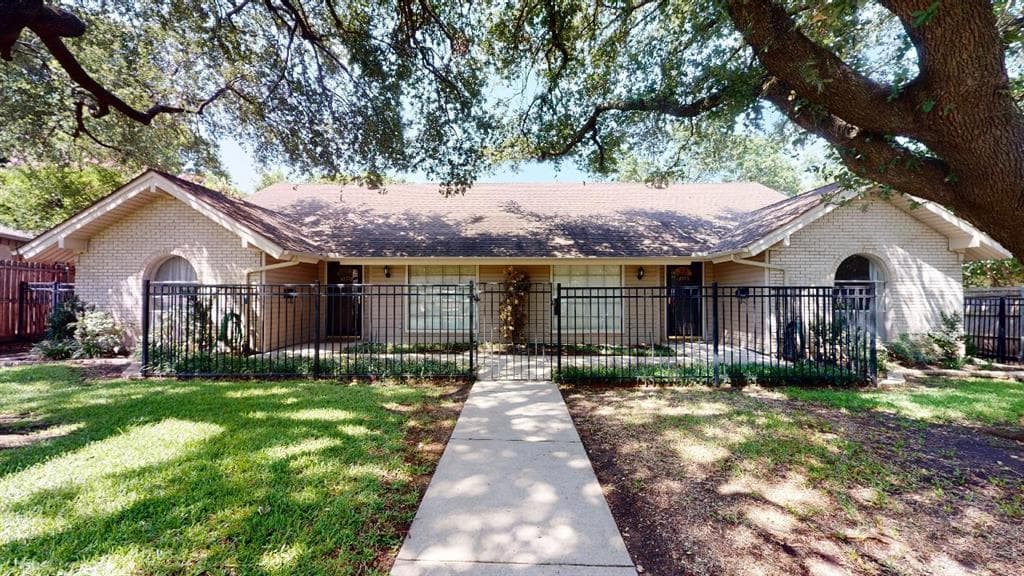 13555 Red Fern Ln