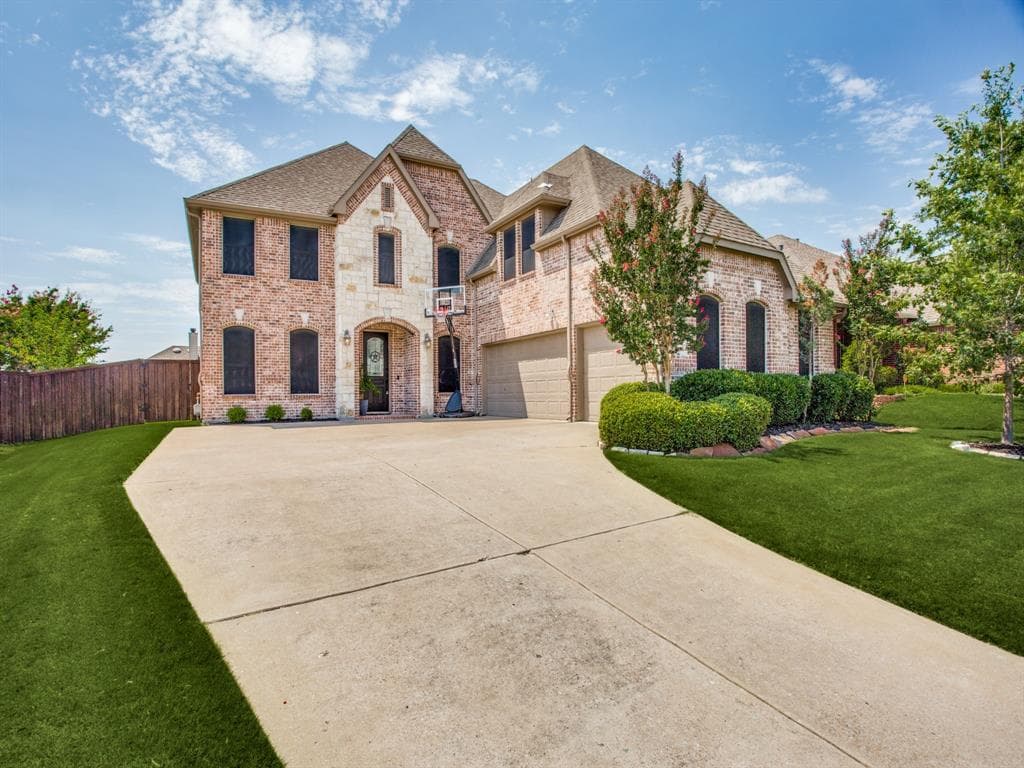 543 Mckinney Trl