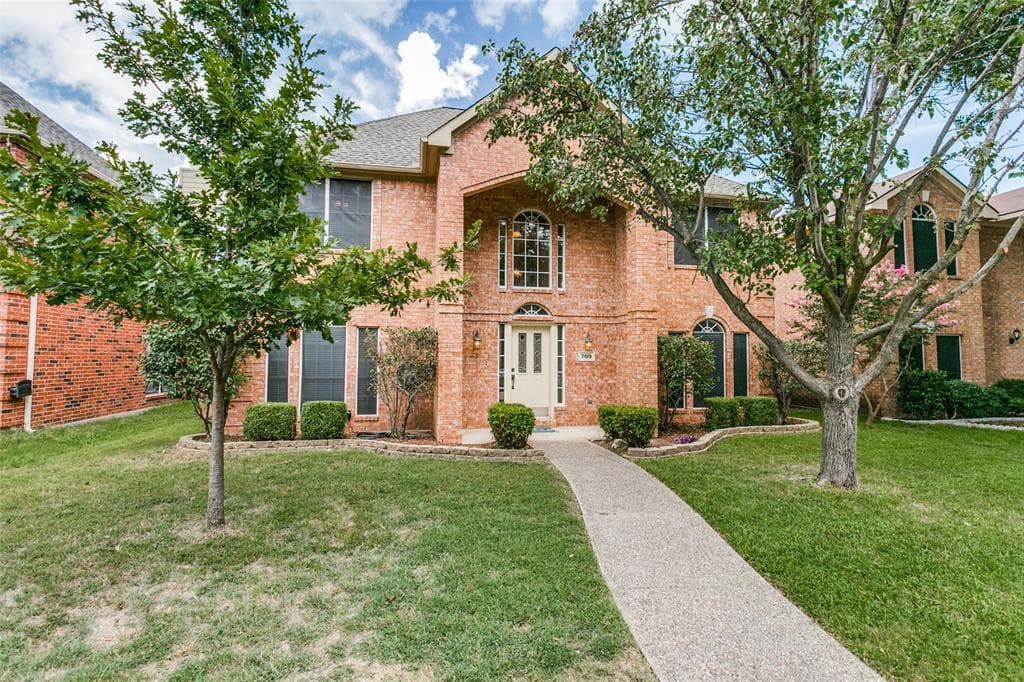 709 Ridgemont Dr