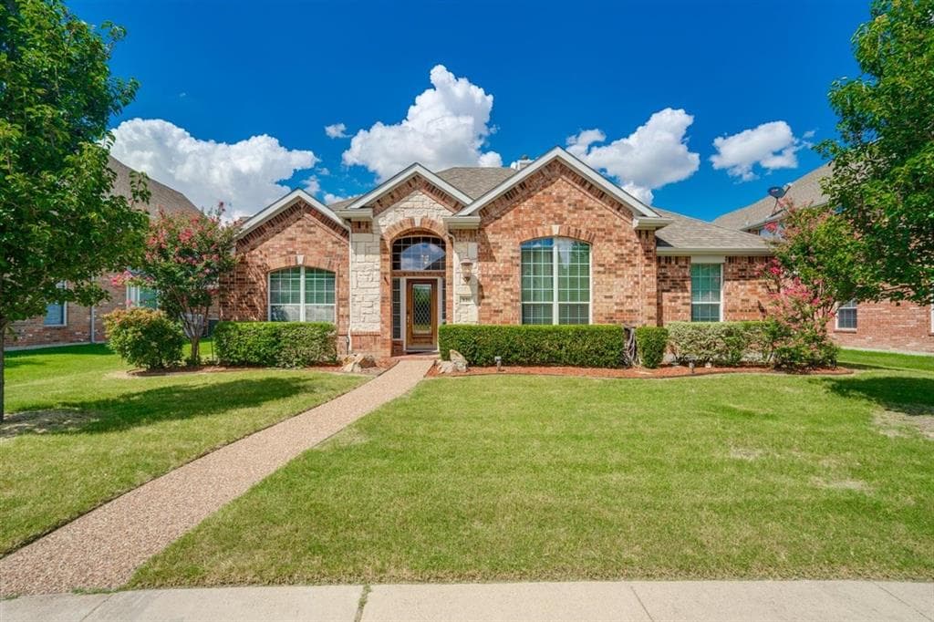 816 Cascades Dr