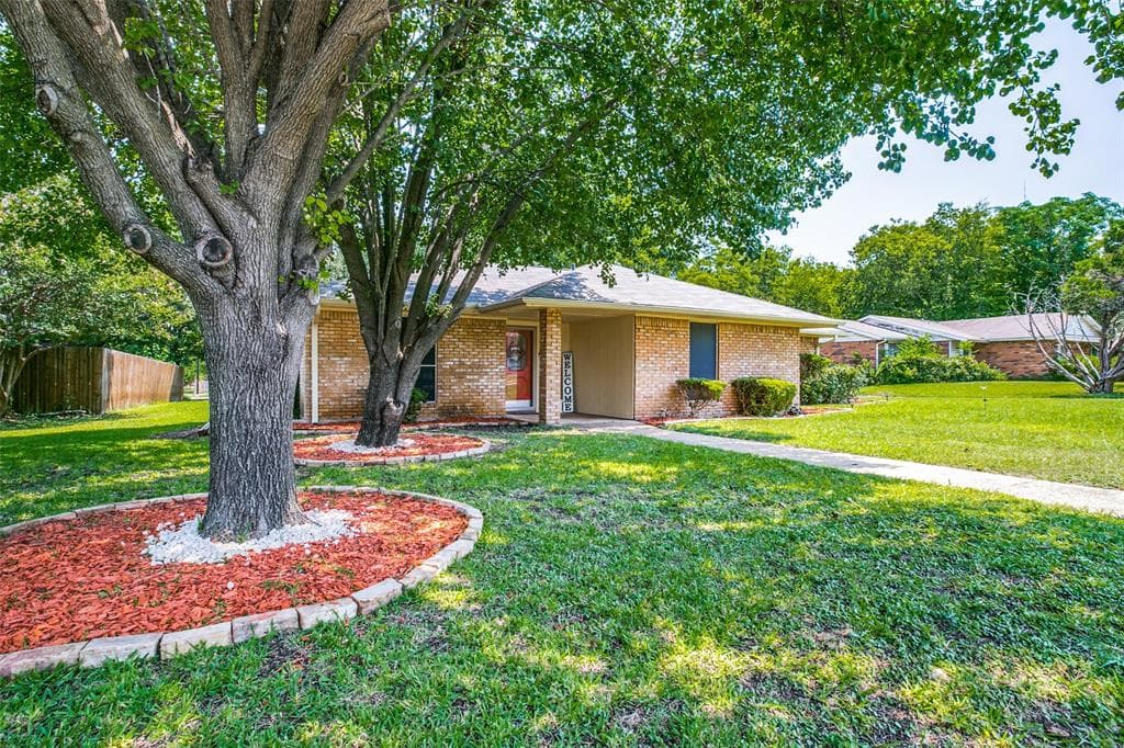 401 Daniel Ln