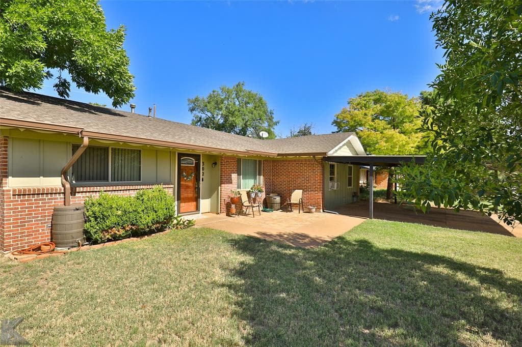 302 N La Salle Dr