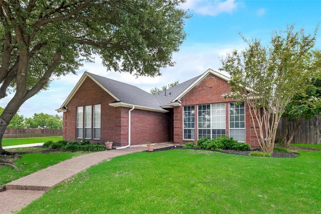 2101 Woodcreek