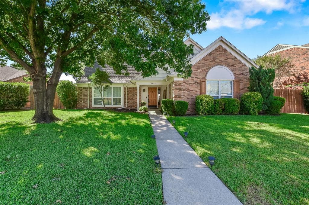 1920 Cedar Ridge Dr