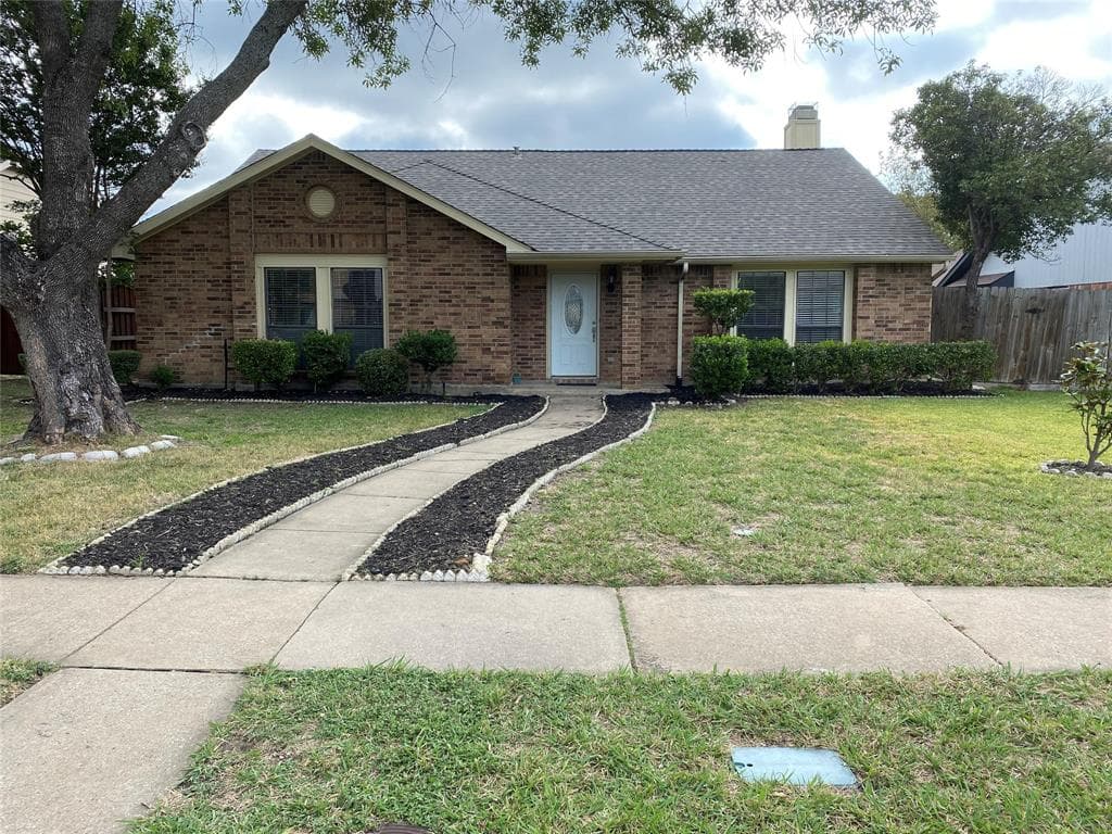 6800 Darton Dr